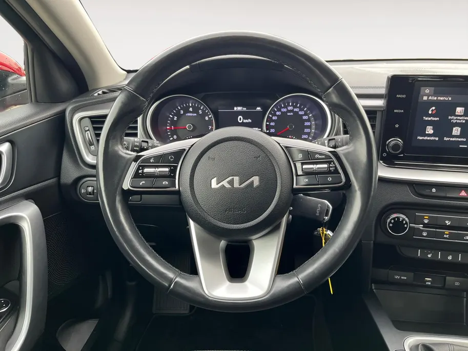 Kia XCeed 1.0 T-GDi ComfortLine | Gratis beurt bij aflevering | All seasons banden | Apple Carplay | Android Auto | Achteruitrijcamera | Climate control | Stoelverwarming | Stuurverwarming |