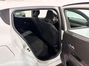Dacia Sandero 100PK TCe ECO-G Expression | 1e eigenaar | Airco | Parkeersensoren | Camera | Apple CarPlay/Android Auto | Elektrische Ramen & Spiegels | Licht & Regen Sensor | Full LED |