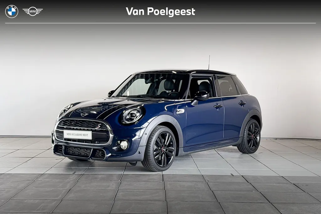 MINI Cooper 5-deurs Cooper S Chili Red John Cooper Works Uitvoering