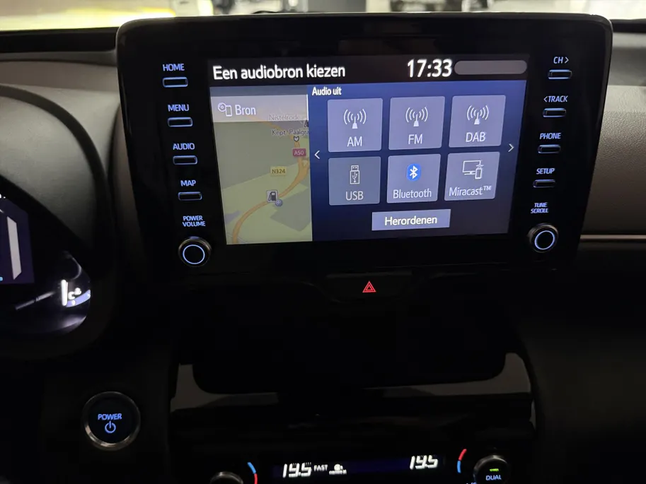 Toyota Yaris Cross 1.5 Hybrid Executive Automaat | Trekhaak | Panoramadak | Apple Carplay/Android Auto | Stoelverwarming