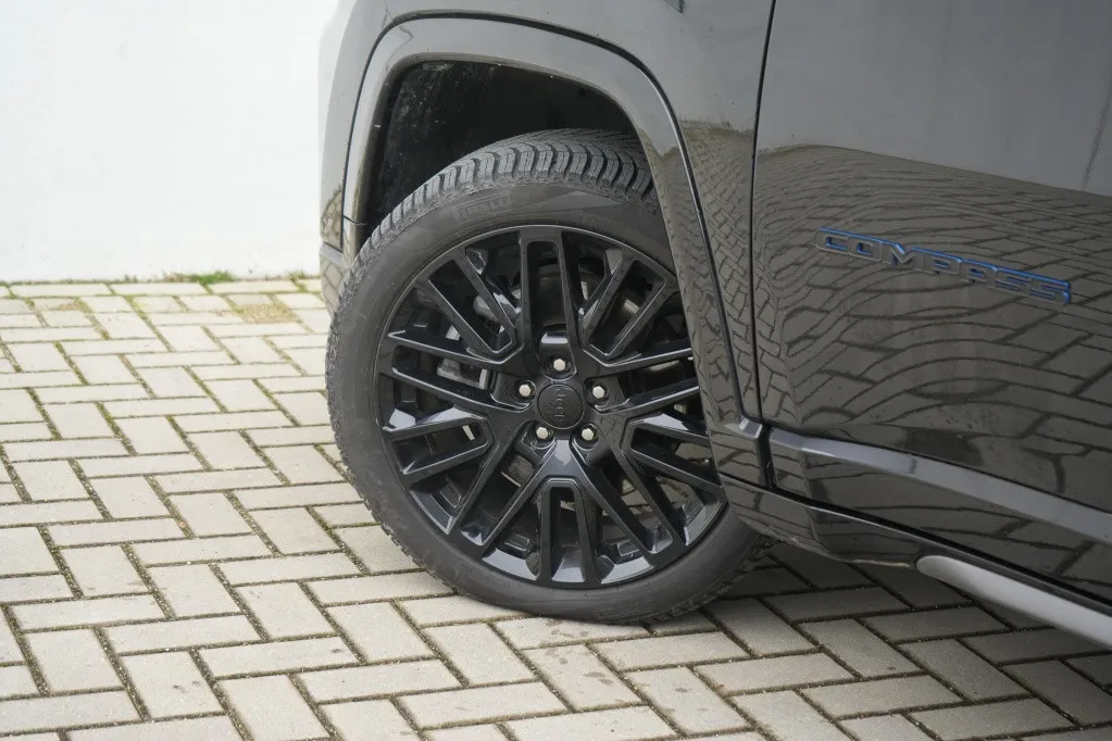 Jeep Compass 4xe 240 PK Hybrid S | Leder | Navi | Winter | Camera | 19'