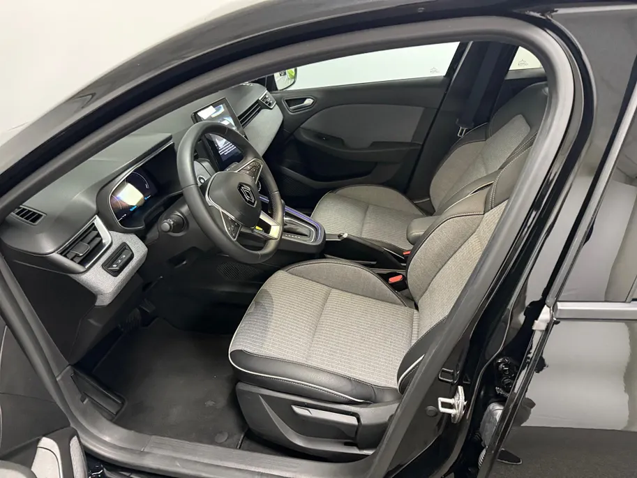 Renault Clio 1.6 E-Tech Full Hybrid 145 techno AUTOMAAT NAVI AIRCO CRUISE CONTROLE APPLE CARPLAY ANDROID AUTO CAMERA PARKEERSENSOREN LM VELGEN ZEER MOOIE AUTO