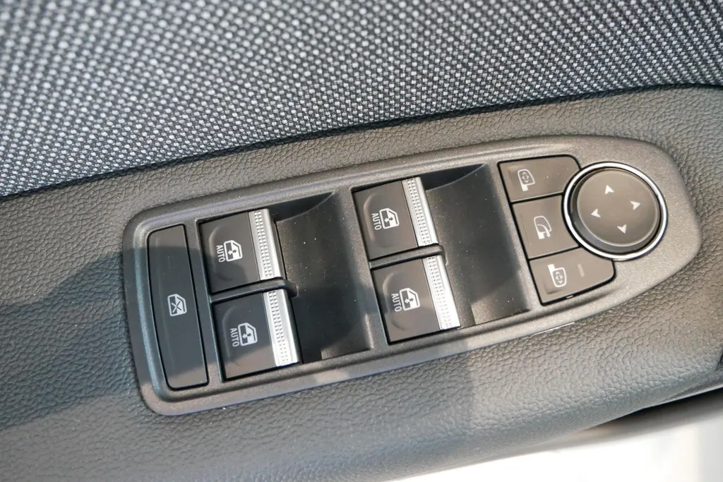 Renault Captur 1.8 E-Tech full hybrid 160 techno | Profiteer nu van €2.500,- Zeeuw & Zeeuw voorraadkorting |Electrisch schuif/kantel dak | Harman Kardon | Op voorraad |