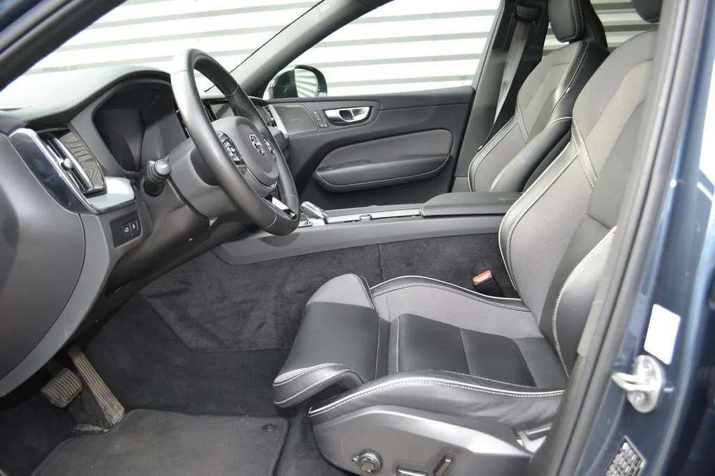 Volvo XC60 2.0 T8 PLUG-IN HYBRID AWD ULTIMATE