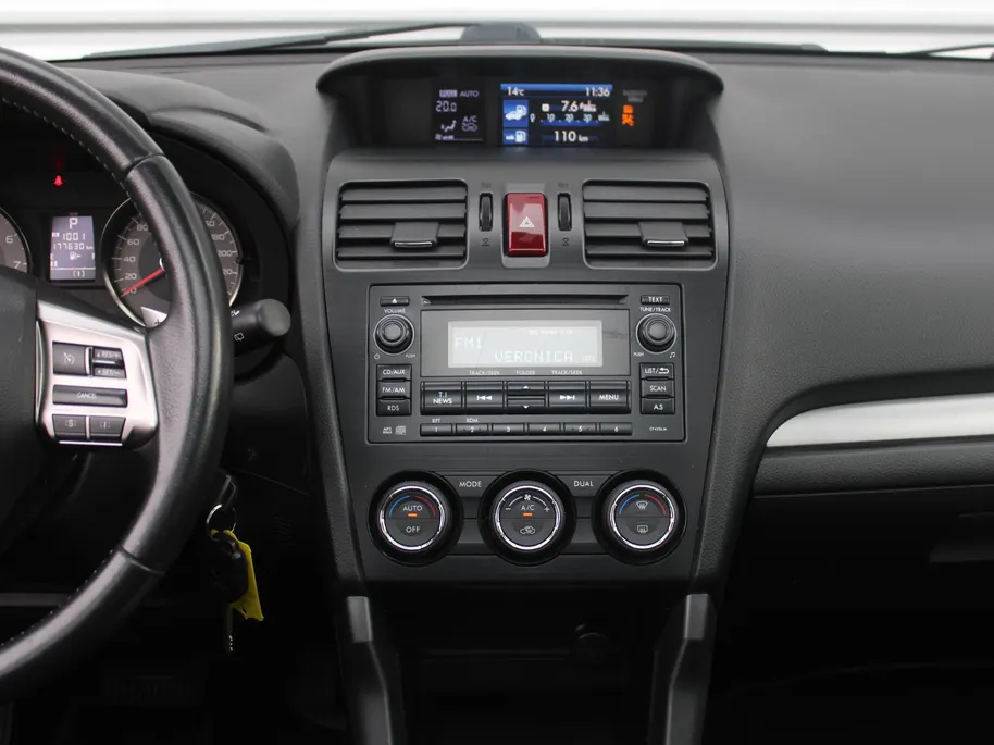 Subaru Forester 2.0 Luxury Plus | Trekhaak | Camera | Stoelverwarming | Schuifdak | 17' LM | Clima | Xenon | Parkeersensor v+a | All seasons |