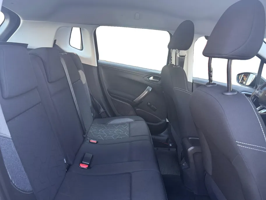 Peugeot 2008 1.2 PureTech Active | Achteruitrijcamera | Apple Carplay & Android Auto | LMV | Airco | Parkeersensoren |