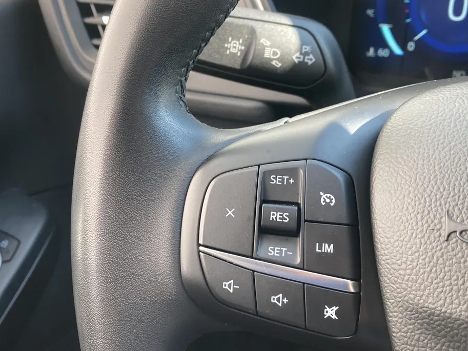 Ford Kuga 2.5 PHEV 225 pk Titanium Trekhaak - Navigatie - Apple Carplay/Android Auto - Camera - Draadloos opladen telefoon