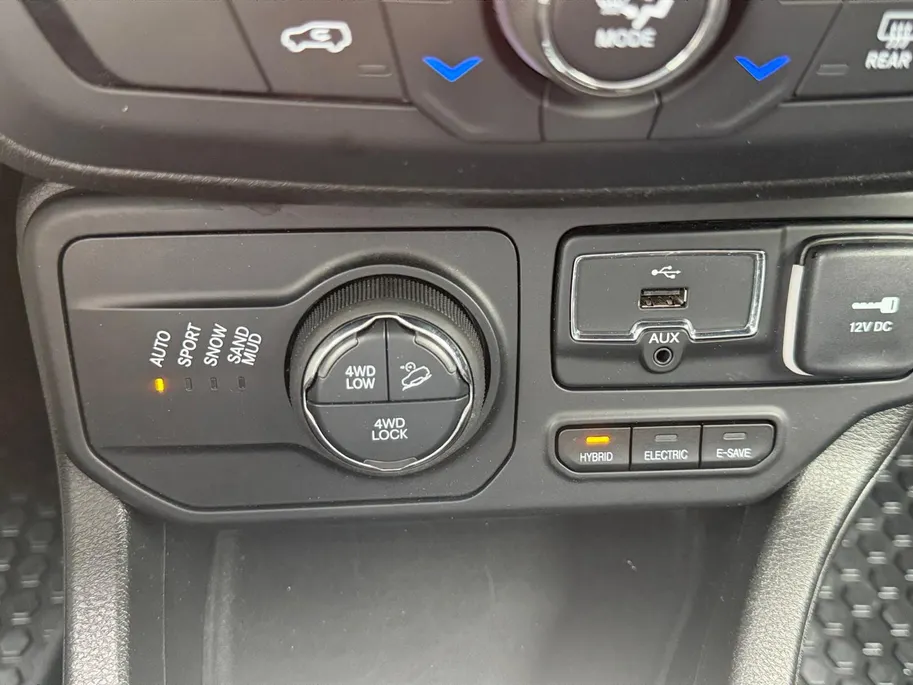 Jeep Renegade 4xe 240 Plug-in Hybrid Electric S 12 MAANDEN GARANTIE! | Stoel/stuur verwarming | Navigatie | Camera | Adapt cruise / Clima control |