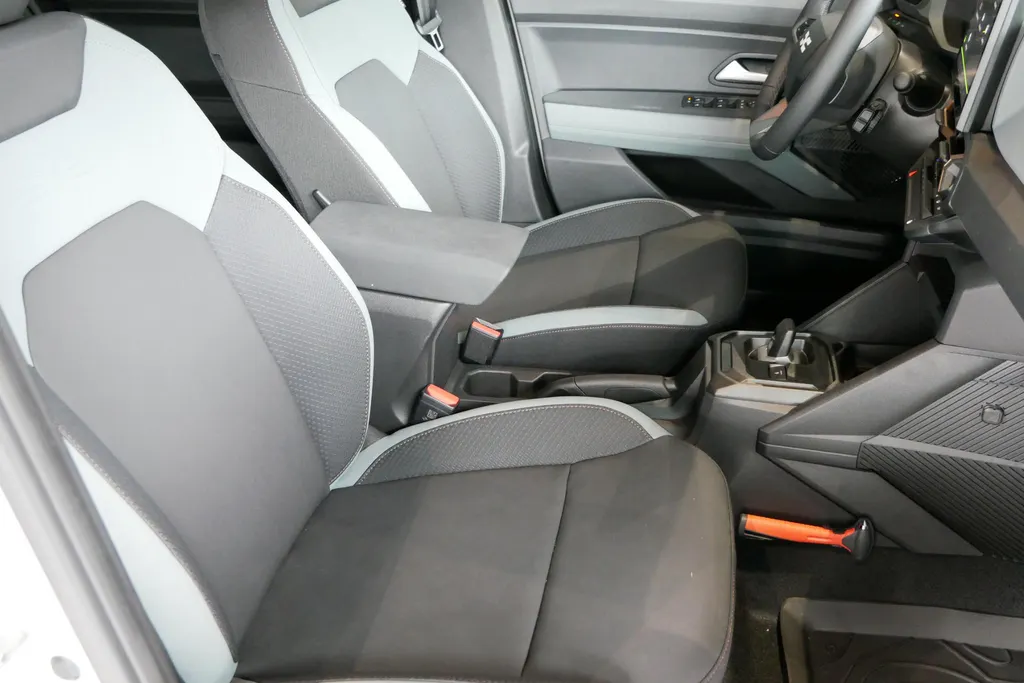 Dacia Duster 1.8 hybrid 155 limited edition Beschikbaar per 30-10-2026 | Rijdende demonstratie auto |