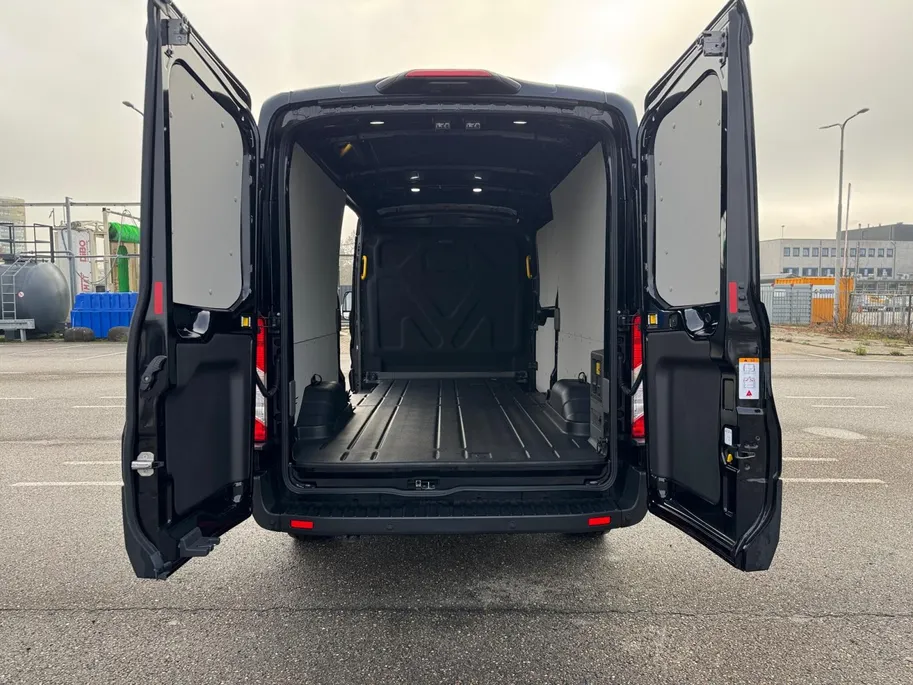 Ford E-Transit 350 L3H2 Trend 68 kWh | Uit Voorraad Leverbaar | Prijs inclusief €8.285,- Ready Set Ford Bonus | 257km WLTP Rijbereik | PRO Onboard Charging | Driver Assistance Ultimate