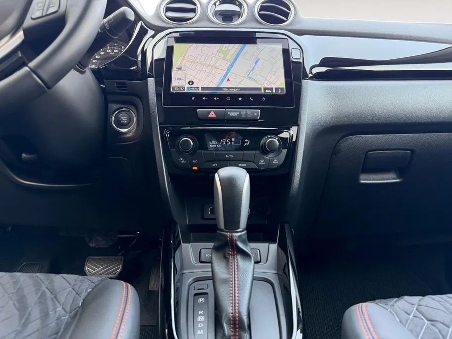 Suzuki Vitara 1.4 Boosterjet Smart Hybrid Special Edition | €3.500.- voordeel | Direct leverbaar | 10 jaar garantie | 17inch Lichtmetalen velgen | Hoge instap