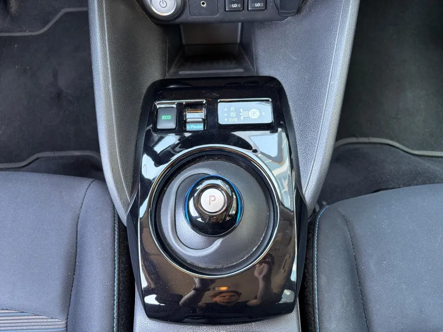 Nissan Leaf e+ N-Connecta 62 kWh 217PK AUTOMAAT | 1ste eigenaar | Navigatie | Apple Carplay & Android Auto | Pro Pilot (Adaptive Cruise Control | Climate Control | Stoel- en stuurverwarming | 360 camera | Parkeersensoren rondom |