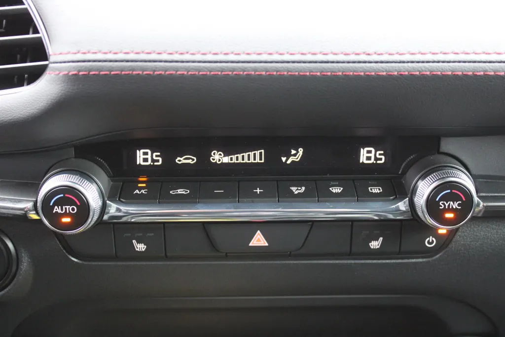 Mazda 3 2.0 e-SkyActiv-X M Hybrid 6MT 186PK Homura | BTW Auto | Navi | Adap. Cruise | Camera | HUD | 18' LM |