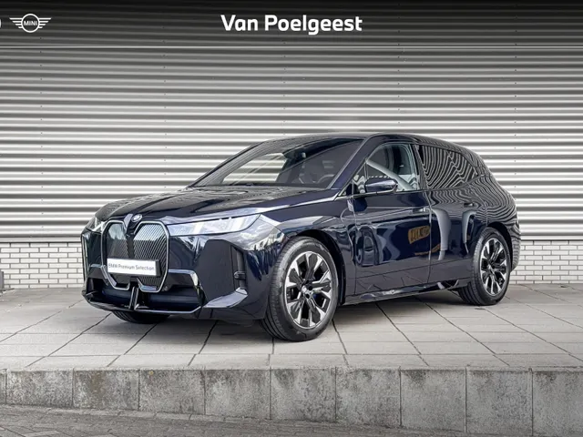 BMW iX