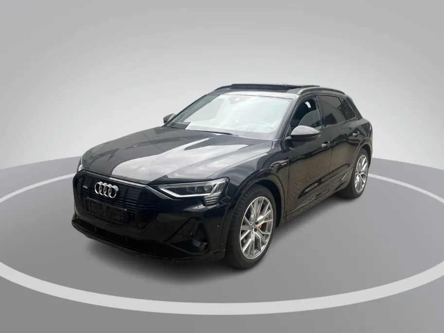 Audi e-tron 55 quattro 408pk S edition · Panoramadak · Luchtvering · 360 Camera · Apple/Android Car Play · Stoelverwarming · 21'' Inch ·