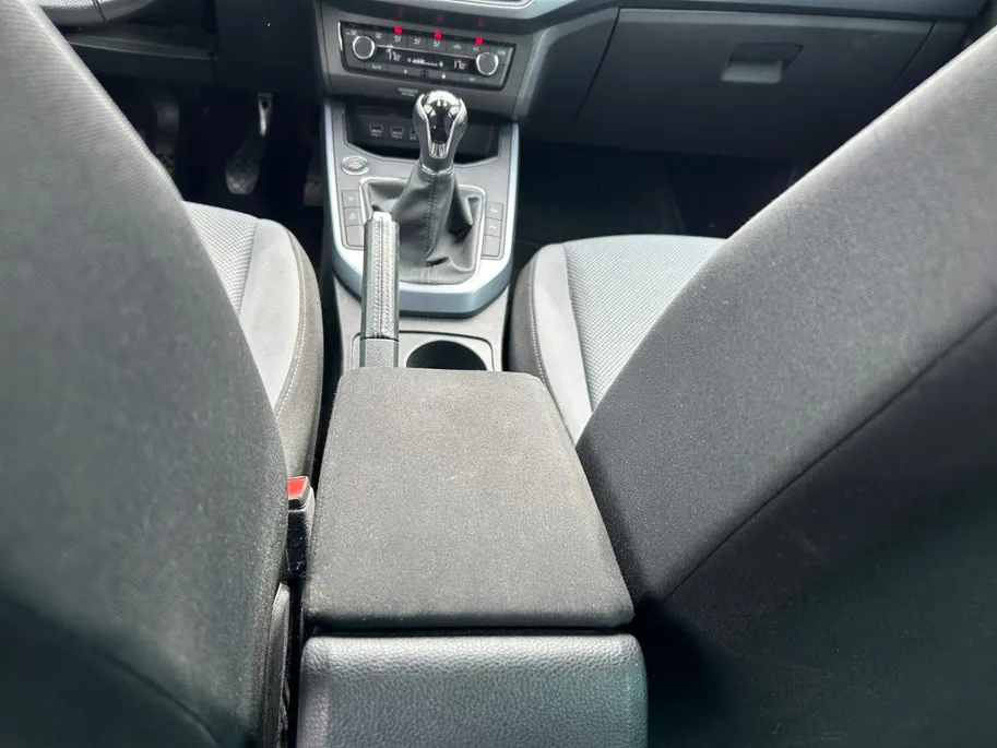 SEAT Arona 1.0 TSI Style Business Intense | Zeer Compleet! | Navi | Achteruitkamera | Sensoren | NU Rijklaarprijs! Incl.12 Maanden, APK, Onderhoudsbeurt etc! Premiumpakket gratis! |