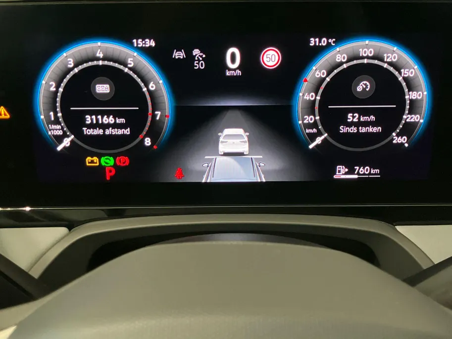 Volkswagen Passat Variant 1.5eTSI/150PK Elegance Business DSG · Trekhaak · Camera · Apple/Android Car Play · Navigatie · Dodehoeksensoren · Massage · Stoelverwarming ·