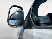Ford E-Transit Custom 320 L1H1 Trend 71 kWh | Uit Voorraad Leverbaar | 344km WLTP Rijbereik | Achteruitrijcamera | Cruise Control | Parkeersensoren voor en achter | Verwarmbare Stoel en bijrijdersbank | Voorruitverwarming | Apple Carplay & Android Auto