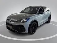 Volkswagen Tiguan R-Line Edition 1.5 eHybrid 204 PK 6 versn. DSG · Black Style Pakket · Panoramaschuif-kanteldak · Trekhaak inklapbaar, met elektrische ontgrendeling, incl. aanhangermanoeuvreerhulp Trailer Assist · Prijs is inclusief inruilpremie ·