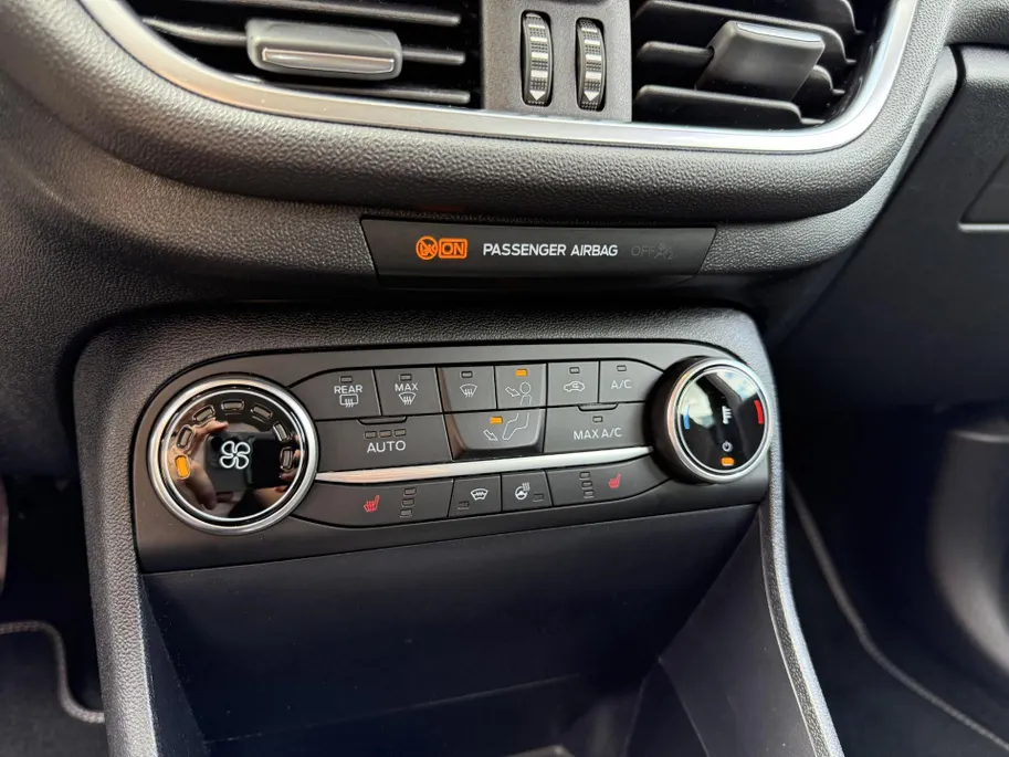 Ford Fiesta 1.0 EcoBoost Hybrid Titanium Apple Carplay/ Android Auto - Winter Pack -Climate Control