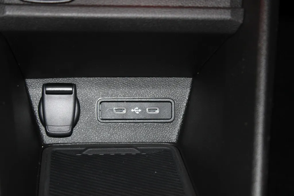 Nissan Micra EVOLVE 52 kWh *Google assist*LMwielen*Achteruitrijcamera*parkeersensoren voor en achter*4 rijmodus*417km WLTP*Climatecontrole*cruisecontrole*keyless entry*