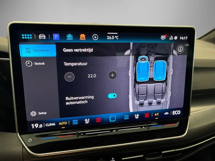 Volkswagen Golf 1.5eHybrid/272PK DSG GTE · Panoramadak · Camera · Inklap. Trekhaak · Leder · Garantie t/m 15-06-2030 of 100.000km