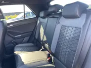 Volkswagen T-Roc 1.5 TSI R-Line Edition *Automaat*Navi via Carplay*Camera*Schuif/kanteldak*Climate Control*Adapt. Cruise Control*LM.Velgen*Zeer nette auto!