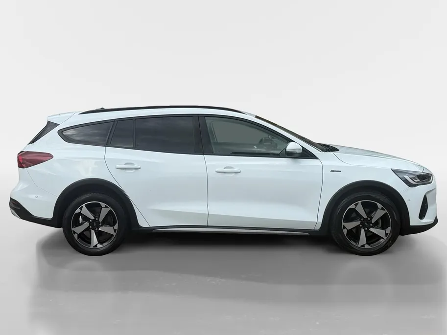 Ford Focus Wagon 1.0 EcoBoost Hybrid Active | Nieuwe Model | SYNC 4 | Trekhaak | Achteruitrijcamera | Winterpack | Privacy Glass | 12 maanden garantie! |