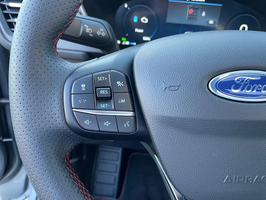 Ford Kuga 2.5 PHEV ST-Line X 243pk automaat | NL auto | Winterpack | Technology pack | Kantel / schuifdak | Trekhaak | 19inch lichtmetalen velgen