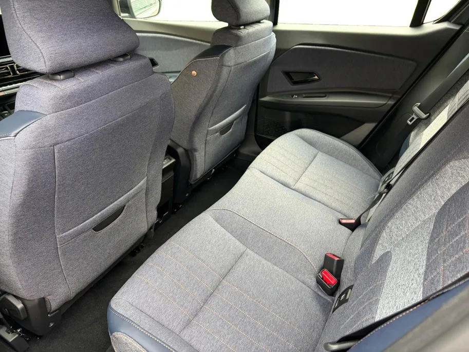 Renault 4 comfort range techno 52 kWh | Profiteer nu van €1800,- Zeeuw & Zeeuw voorraadkorting | NU met GRATIS 5 jaar fabrieksgarantie | 409KM Actieradius | Pack winter.