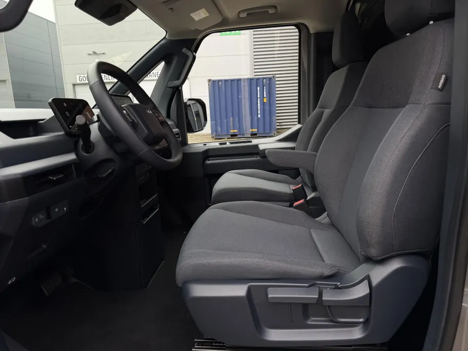 Kia PV5 L2H1 Elite Executive 71.2 kWh | 416 km WLTP-actieradius | 10% - 80% laden snelladen in 30 minuten | All-season banden | Dodehoek camera | 360 camera | Parkeersensoren rondom | Stoel- en stuurverwarming | Draadloos Apple/Android Carplay | Navi