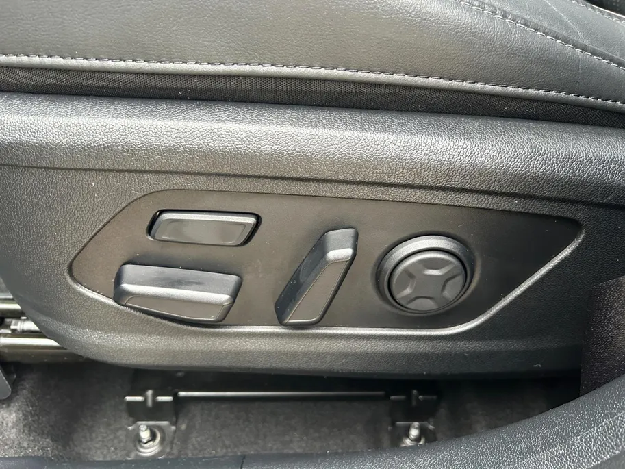 Kia Sorento 1.6 T-GDI Hybrid 2WD ExecutiveLine 5p. | Apple Carplay / Android Auto | Navigatiesysteem | Elektrisch Verstelbare Voorstoelen | Bestuurdersstoel met Geheugen | Elektrisch Schuif / Kanteldak | Elektrisch Bedienbare Achterklep | Stoelverwarming + Stoelkoeli