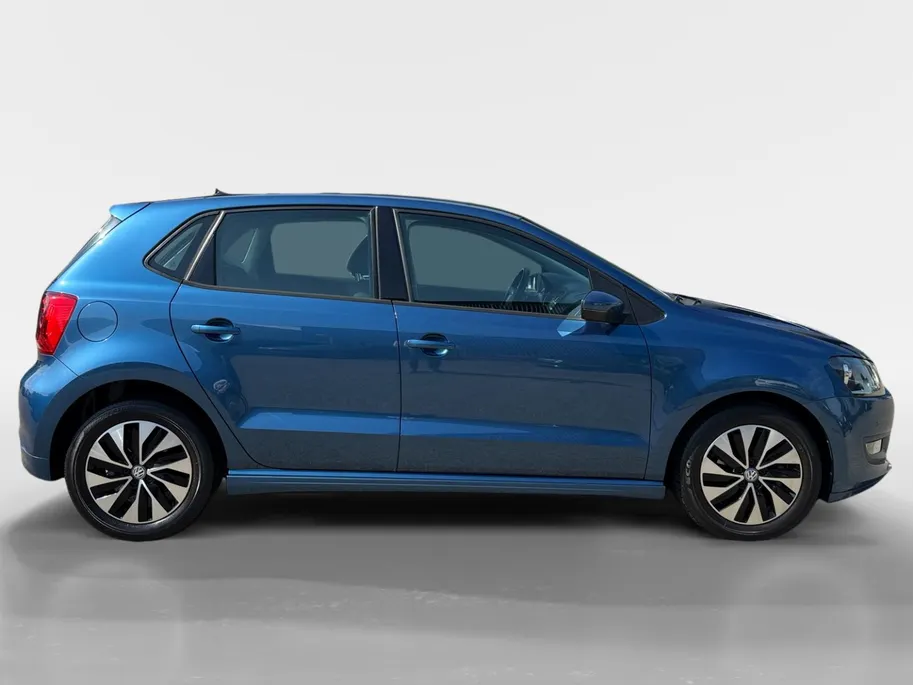Volkswagen Polo 1.0 Bluemotion Edition | NL auto | Automaat | Parkeersensoren voor en achter | 15' lichtmetalen velgen | Cruise control | Airco | Elektrische ramen voor en achter | Bluetooth | Bovag garantie |