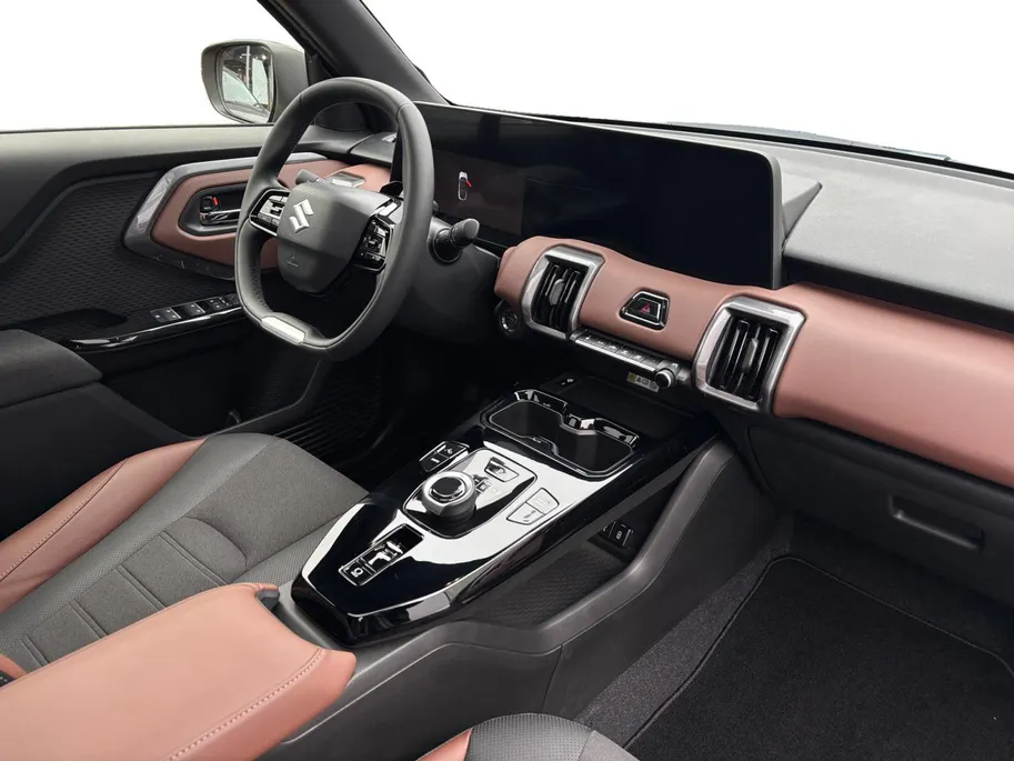 Suzuki e Vitara Style Allgrip-e 61 kWh | v.a. €659 in de private lease | tot 10 jaar garantie! |