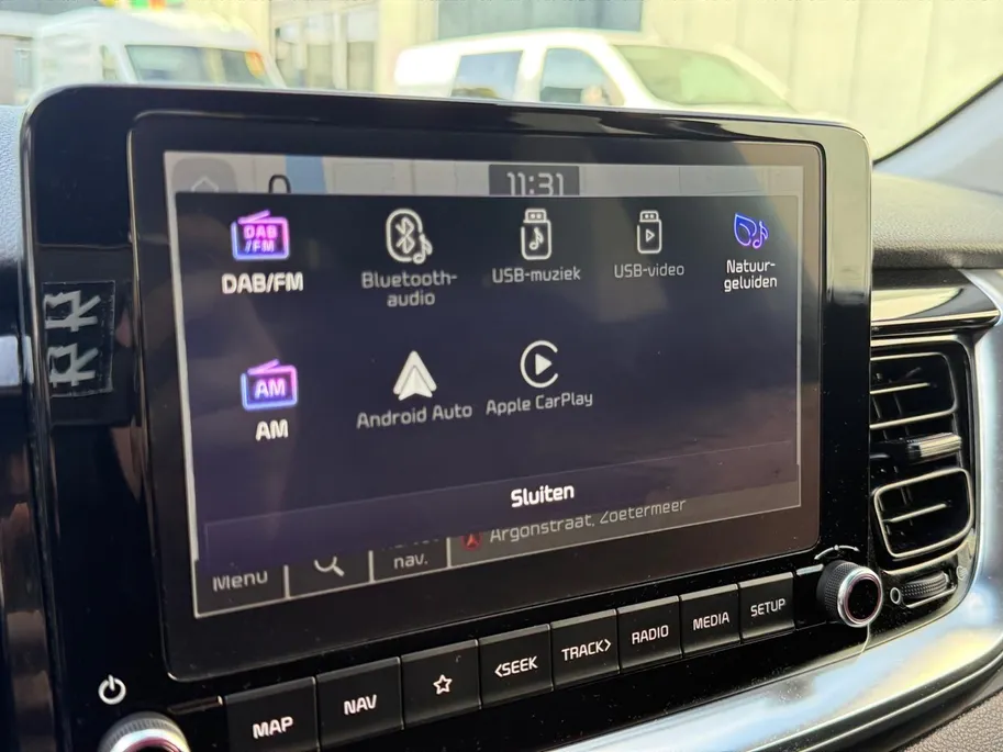 Kia Stonic 1.0 T-GDi MHEV DynamicPlusLine | Trekhaak | Keyless | Camera | Climate Control | Cruise Control | Lane Assist | Apple Carplay | Android Auto |