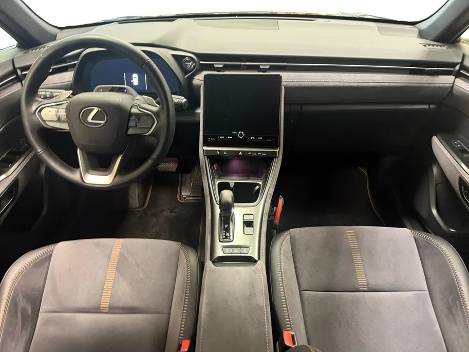 Lexus LBX 1.5 HYBRID | COOL | ADVANCE PAKKET | BI-TONE | NL-AUTO |