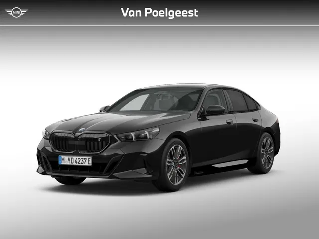 BMW i5 Sedan