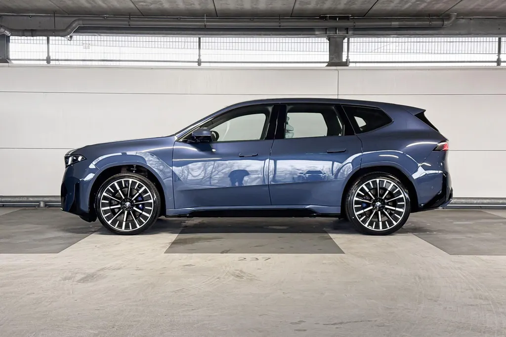 BMW iX3 50 xDrive 113 kWh