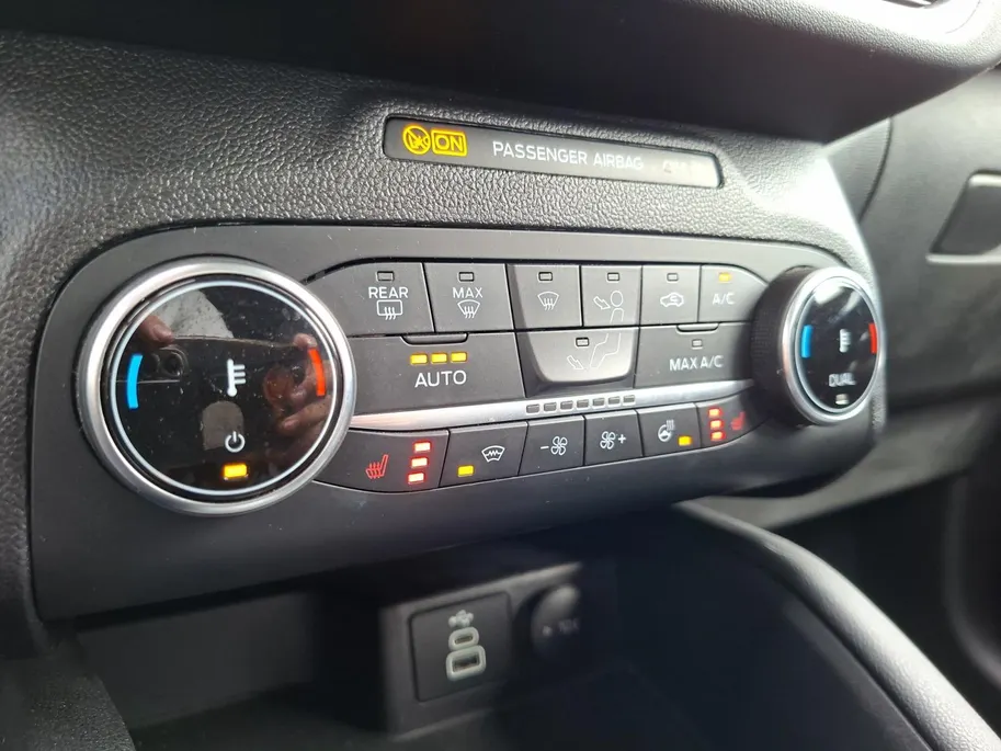 Ford Kuga 2.5 PHEV ST-Line X | Trekhaak | Winterpack | Driver assistancepack | Technologypack | El. Achterklep | Camera v+a | Dodehoekdetectie | Climate control | Leren bekleding | El. verst. bestuurdersstoel | Apple Carplay&Android Auto |