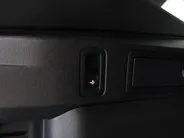 Volkswagen Tiguan 1.5 eHybrid 272pk DSG R-Line Edition · Panoramadak · Inklap. Trekhaak · 360 Camera · Matrix LED · Massagefunctie · Dodehoeksensor · Garantie t/m 27-10-2029 of 100.000km