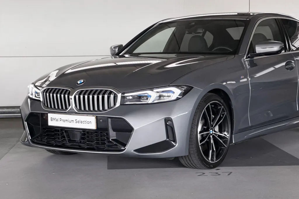 BMW 3 Serie Sedan 330i M-Sport