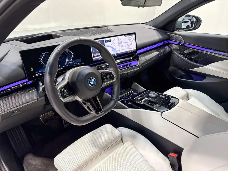 BMW 5 Serie Touring 550e xDrive