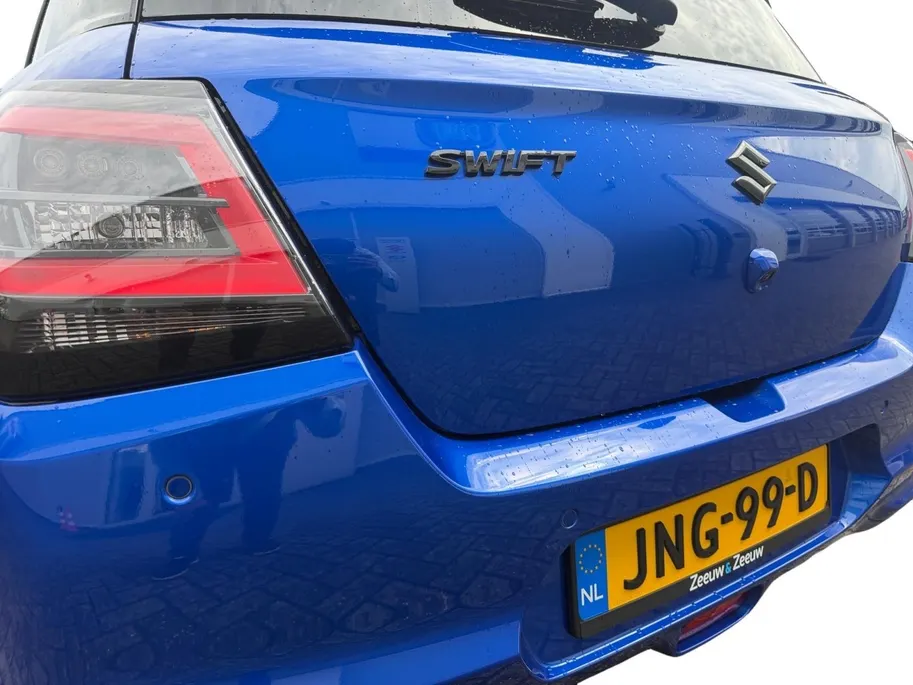 Suzuki Swift 1.2 Style Smart Hybrid | BSM | CLIMATE CONTROL | ZWARTE LOGOS | DEMO DEAL! |