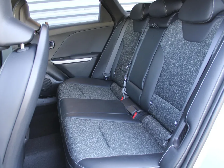 Kia K4 Sportswagon 1.0 T-GDi MHEV GT-Line Launch Edition (pano) | Stuur-/stoelverwarming | Camera | LED | 17' LM | Elek. stoel | Draadloze telefoonlader |
