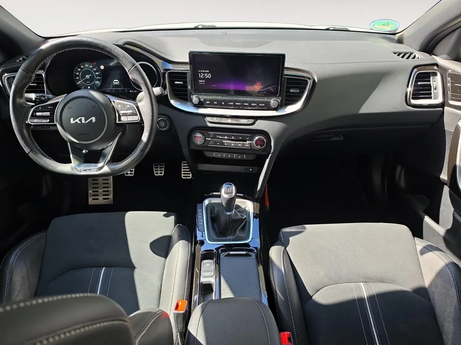 Kia XCeed 1.5 T-GDi GT-Line | Achteruitrijcamera | Parkeersensoren voor en achter | Panorama dak | Stoelverwarming | Apple carplay Android auto