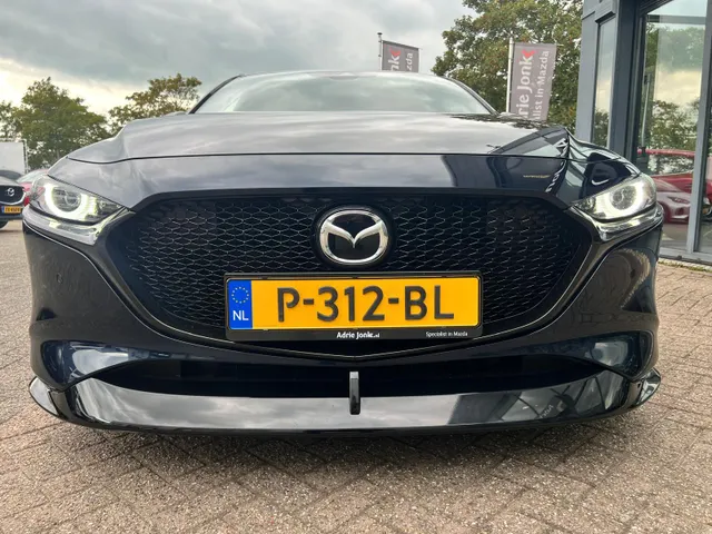 Mazda 3 2.0 e-SkyActiv-X M Hybrid 186 Luxury AUTOMAAT | SUNROOF | AERO PACK | LEDER | Bose AUDIO | APPLE CARPLAY/ANDROID AUTO | A.CAMERA | NED. AUTO |