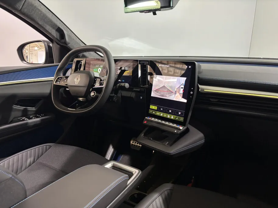 Renault Scénic E-Tech 220PK EV87 Long Range Esprit Alpine Automaat | DEMO | Solarbay Panoramadak | Harman Kardon Audio | Adaptive Cruise Control | Climate Control | 360 Camera | Apple CarPlay/Android Auto | Elektrisch Verstelbare Stoelen | Stoelverwarming |