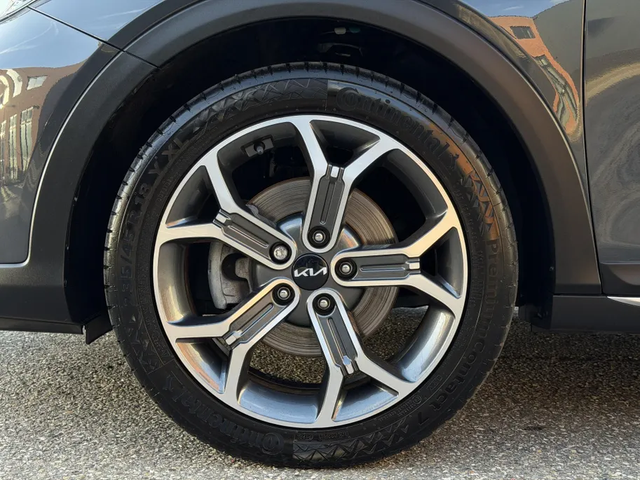 Kia XCeed 1.0 T-GDi DynamicLine | Trekhaak | Achteruitrijcamera | Parkeersensoren achter | Apple/Android Carplay | Navi | Climate Control | LMV