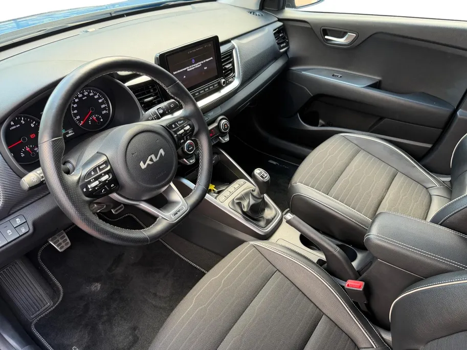 Kia Stonic 1.0 T-GDi MHEV GT-Line 1e Eigenaar | Dealer onderhouden | Stoel & Stuurverwarming | Navigatie | Apple CarPlay & Android Auto | Camera | Metallic lak | Fabrieksgarantie t/m 22-06-2030 + 3x 1 jaar* | NAP