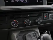Volkswagen Bedrijfswagens Transporter 2.0 TDI 150pk DSG L1H1 28 · Apple/Android Car Play · Afneembare Trekhaak · Cruise Control · Airco · Navigatie · Parkeersensoren ·